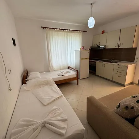 Uzeiri's Holiday home