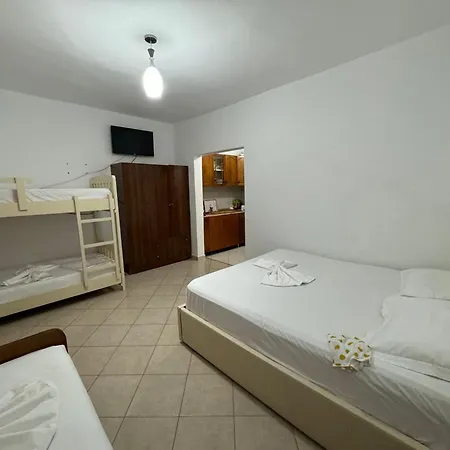 Holiday home Uzeiri's Borsh