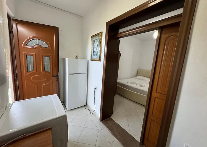 Tatil Evi Uzeiri's *