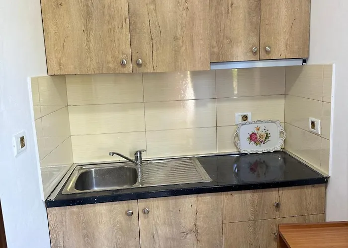 Tatil Evi Uzeiri's *